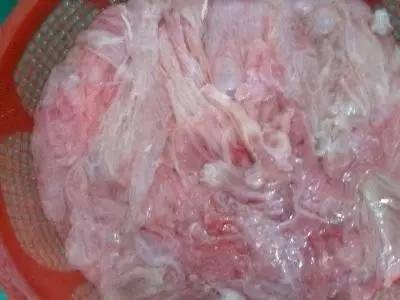 如何檢查母豬產(chǎn)后胎盤是否下完？