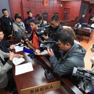 全國首例環(huán)保公訴案 屎尿橫流兩豬場賠款逾400萬元